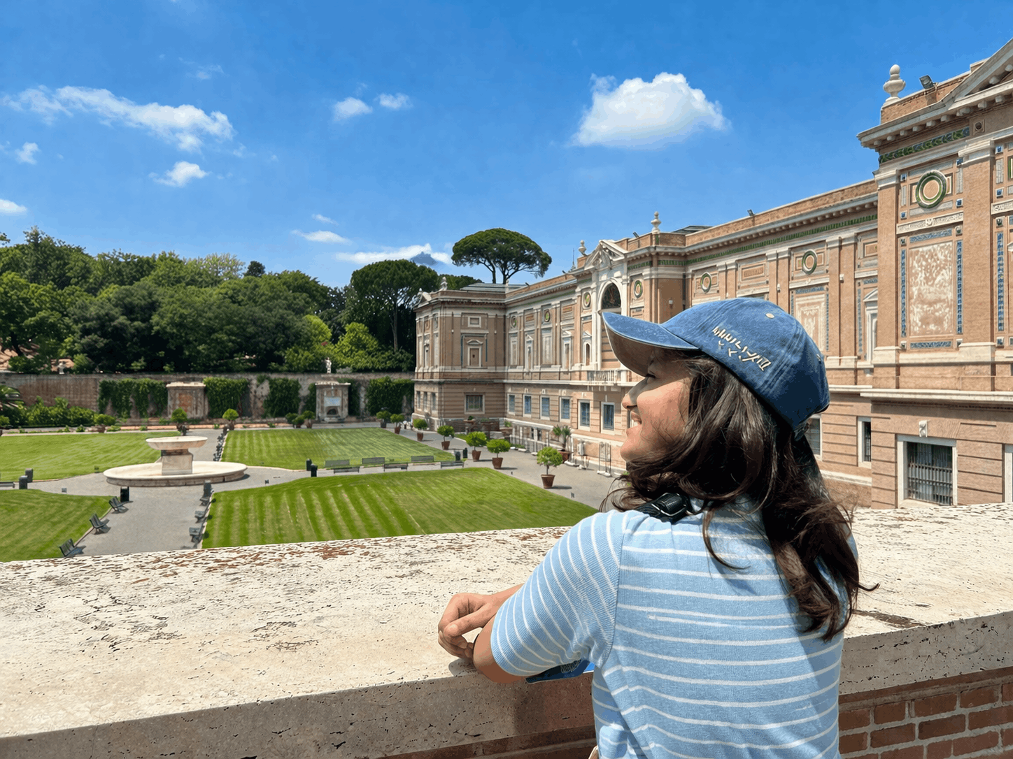 relaxing view over the courtyard garden (1)